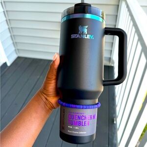 BRAND NEW *****Black Chroma 40oz Stanley